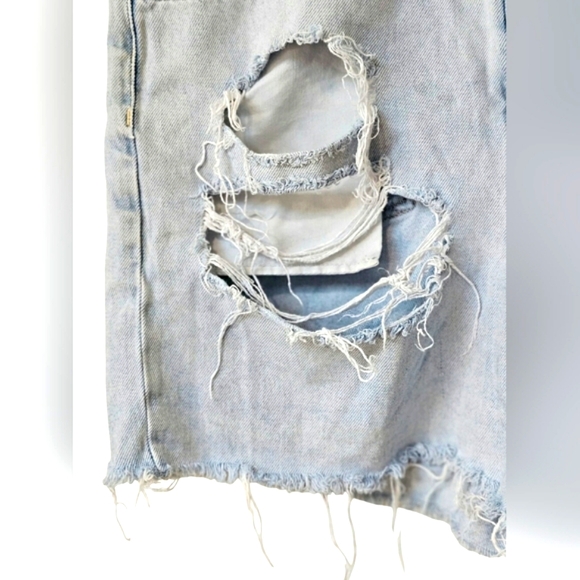 American Eagle Light Wash Blue Denim Distressed Jean Shorts Summer Size 16 - Picture 10 of 12